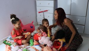 'Interação com os pais na hora de brincar é essencial para o desenvolvimento''