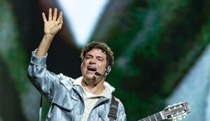 Jorge Vercillo apresenta sessão extra da turnê comemorativa em Maceió