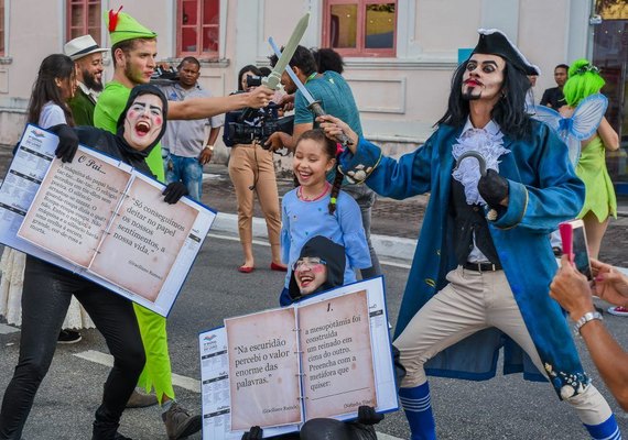 Bienal Internacional do Livro de Alagoas movimenta sábado no Jaraguá