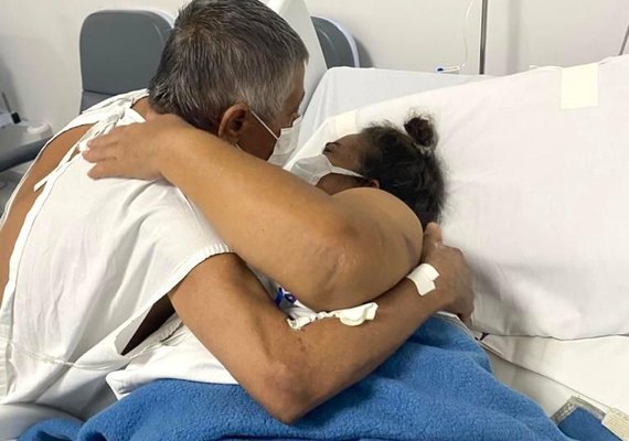 Covid-19: Casal internado no Hospital da Mulher comemora bodas de ouro