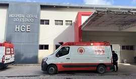 Homem cai de telhado e é socorrido após acidente em galpão em Maceió