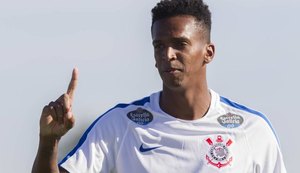 Jô revela ansiedade para jogar pelo Corinthians na arena em Itaquera