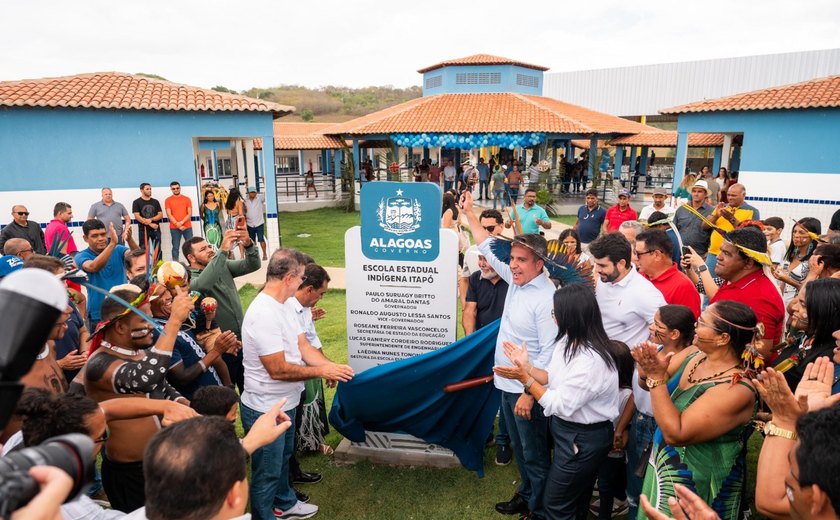 Paulo Dantas inaugura escola indígena após 36 anos de espera em São Sebastião