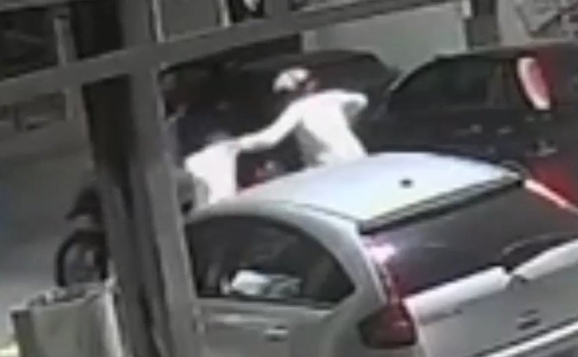 Polícia prende suspeitos de atirar contra homem em via pública na Jatiúca