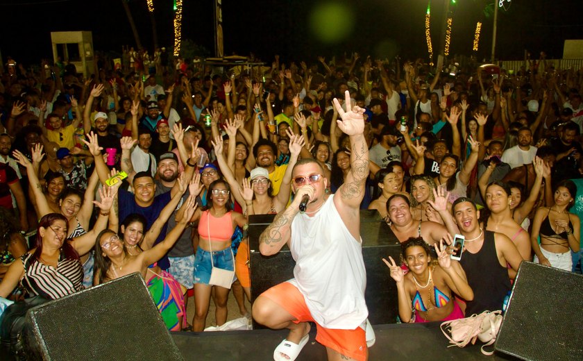 Pagode toma conta da Praia do Francês com edição especial do Samba da Vila