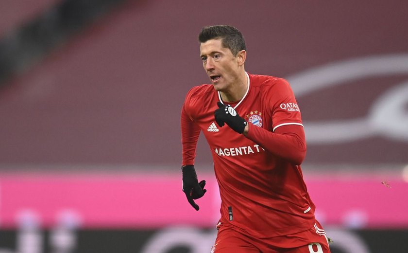 Lewandowski desbanca Messi e Cristiano Ronaldo e é eleito o melhor do mundo