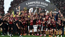 Flamengo vence Palmeiras e vira 1º brasileiro tetra da Libertadores
