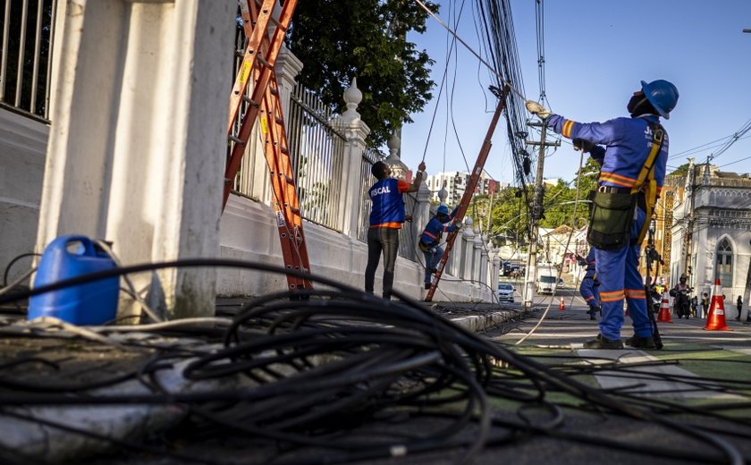 Poste Limpo em Maceió retira mais de 64 quilômetros de cabo irregular