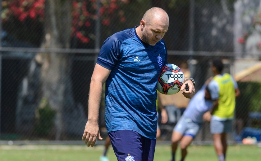 Técnico do CSA pede desligamento do clube após derrota para o Tombense