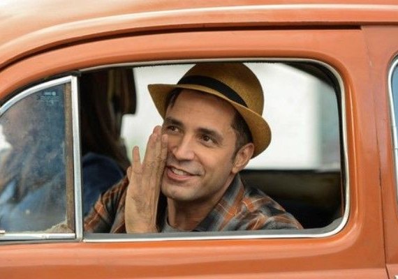 Latino se aventura nas telas de cinema com o filme 'Duas de Mim'