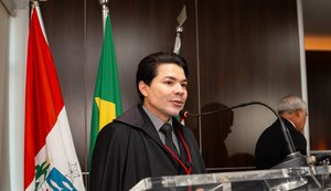 Juiz Hélio Pinheiro toma posse como desembargador eleitoral do TRE/AL