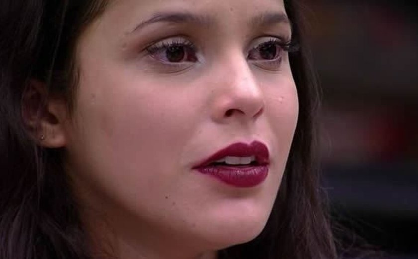 Marcos decide ser só amigo de Emilly e ela chora: 'Tu virou um monstro'