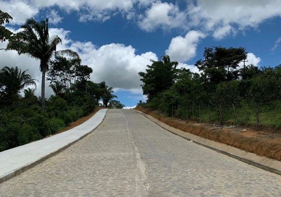 Pavimentação do acesso à Serra da Barriga tem 85% dos serviços concluídos