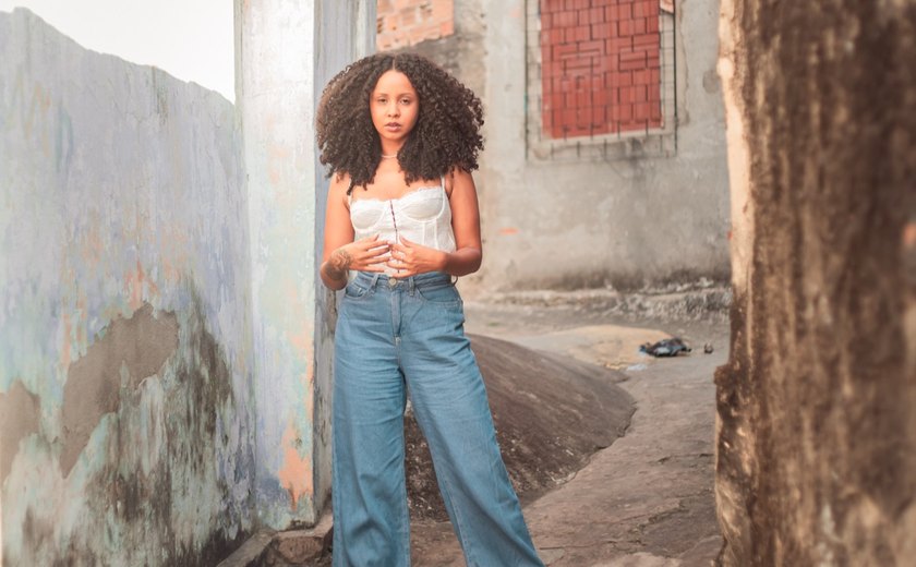 Blenda Santos apresenta performance poética no Sesc Poço