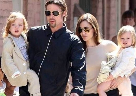 Angelina Jolie e Brad Pitt chegam a acordo sobre a custódia dos seis filhos