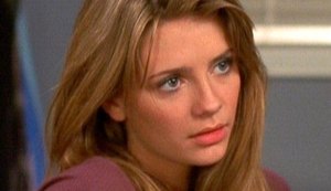 Estrela de 'The O.C.', Mischa Barton tem surto em casa e é internada