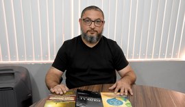 Policial penal que atua em AL vira referência em análise da educação prisional