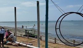 Estrutura de balanço cai e fere mulher na orla