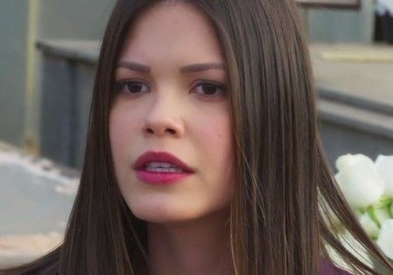 'Espelho da Vida': Cris fica em choque ao descobrir quem é a nova atriz do filme