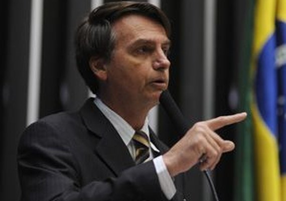 Jovem alvo de boatos envolvendo ataque a Jair Bolsonaro denuncia ameaças