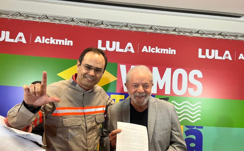 Urbanitários de Alagoas entregam carta ao presidente Lula pedindo a reestatização da ELETROBRAS/CHESF