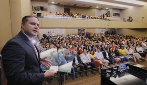 Governador de Alagoas assina Pacto Estadual pela primeira infância