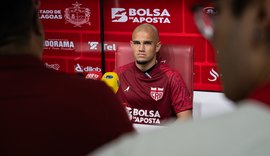 Crystopher destaca força coletiva do CRB e pede humildade na reta final da Série B