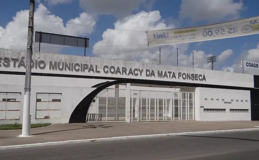 Menina sofre choque elétrico ao encostar em grade no Estádio Municipal de Arapiraca
