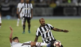 Após jogo, técnico do Colo-Colo critica condições físicas do Botafogo