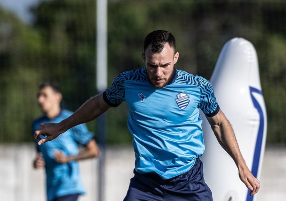 CSA confirma retorno do volante Silas ao clube