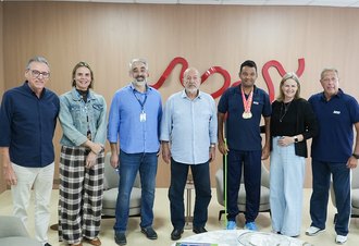 Lyra recebe nadador William Costa e celebra conquistas do Sesi no esporte paralímpico
