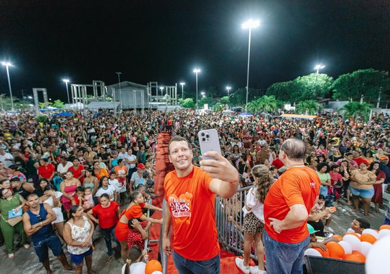 Festival de Prêmios em Murici reúne milhares de mães numa festa marcante na cidade