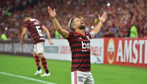 Flamengo goleia rival boliviano e encaminha classificação