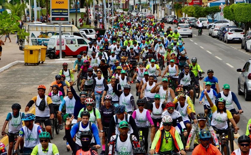 Passeio Ciclístico do IMA reúne cerca de 1.700 participantes na orla de Maceió