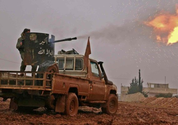 Governo sírio retoma controle de toda a área rebelde de Aleppo