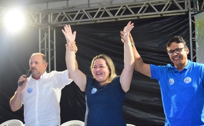 Vânia Câmara desiste de candidatura e lança Ellisson Santos para sua sucessão em Passo