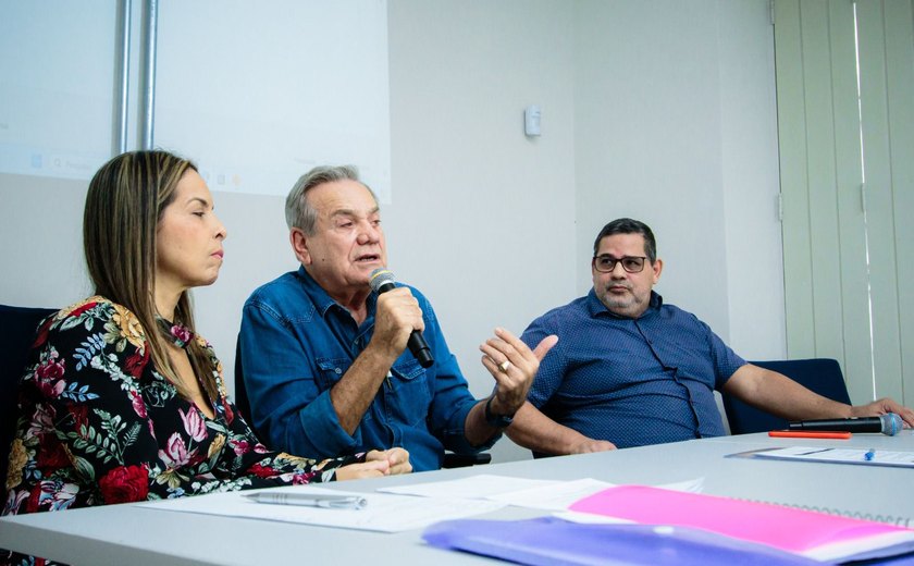 Ciro Gomes ministra palestra em evento promovido pela Vice-Governadoria