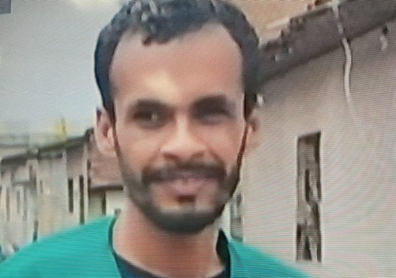 Bombeiros fazem buscas por banhista desaparecido na Praia de Guaxuma