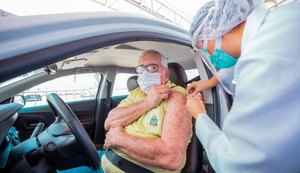 Maceió: vacinação para quem tem 74 anos começa nesta quinta e para 72 e 73 anos, na sexta