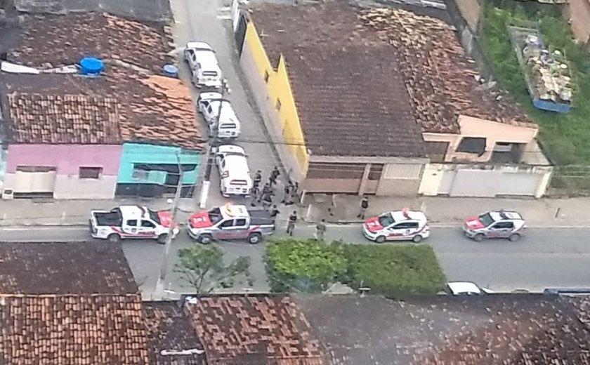 Policiais cumprem 95 mandados no interior em ação contra criminalidade