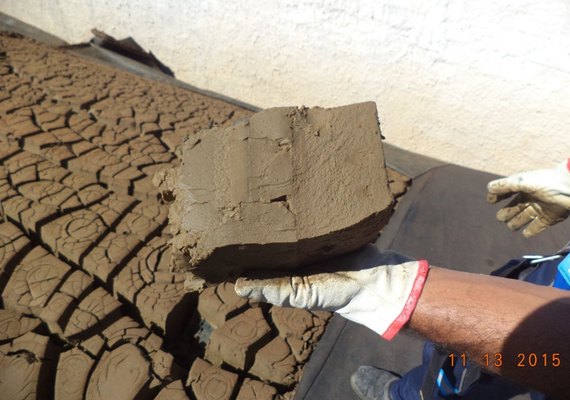 Produção de tijolos com resíduos do tratamento da água é tema de pesquisa acadêmica