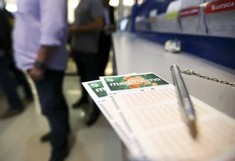 Mega-Sena acumula e prêmio principal vai para R$ 8 milhões