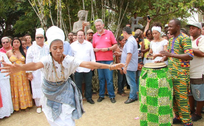 Milhares de pessoas celebram o Dia Nacional da Consciência Negra na Serra da Barriga