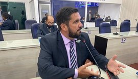 Vereador se coloca à disposição e critica politização de discussão sobre nome de praça