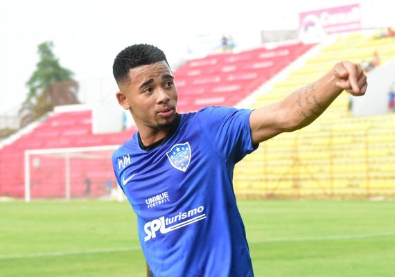Gabriel Jesus aguarda Palmeiras enviar documentação para estrear no City