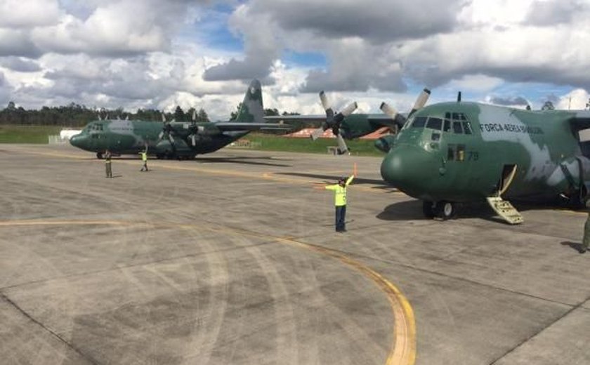 Chapecoense: aviões da FAB chegam à Colômbia para buscar corpos de vítimas