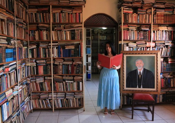 Com 30 mil livros, acervo em Bebedouro corre risco de ser inutilizado