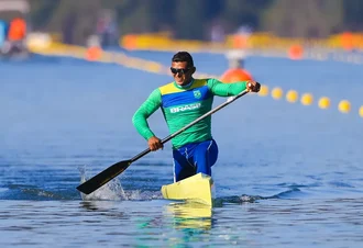 Isaquias Queiroz é pentacampeão mundial de canoagem