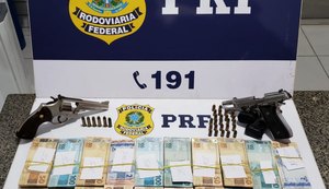 PRF prende dois homens armados e com dinheiro proveniente de jogos de azar