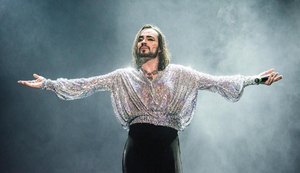 Johnny Hooker retorna a Maceió com a turnê ‘Coração’